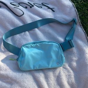 Lululemon belt bag new